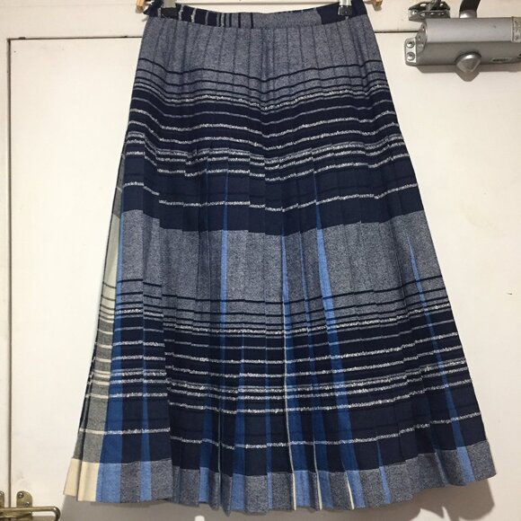 VINTAGE HIGHLAND QUEEN REVERSIBLE WOOL PLAID PLEATED SKIRTS SIZE 10 - Picture 10 of 12
